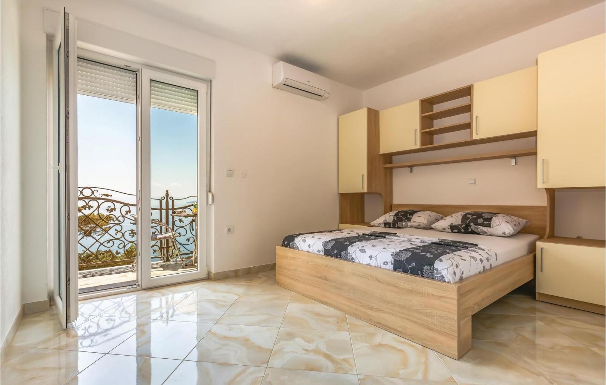 Nice Apartment In Krvavica With House Sea View Dış mekan fotoğraf