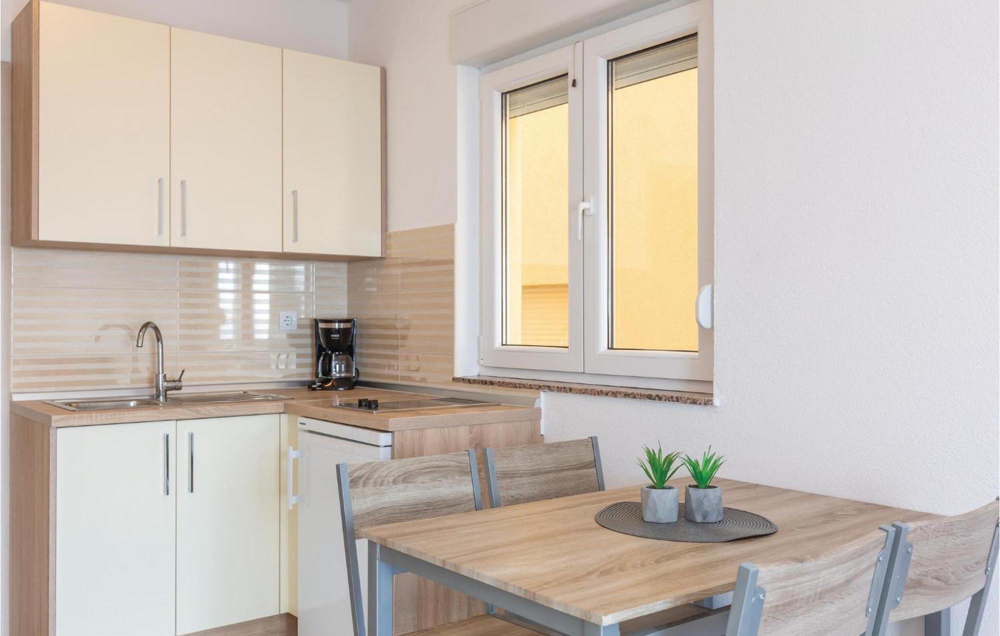 Nice Apartment In Krvavica With House Sea View Dış mekan fotoğraf